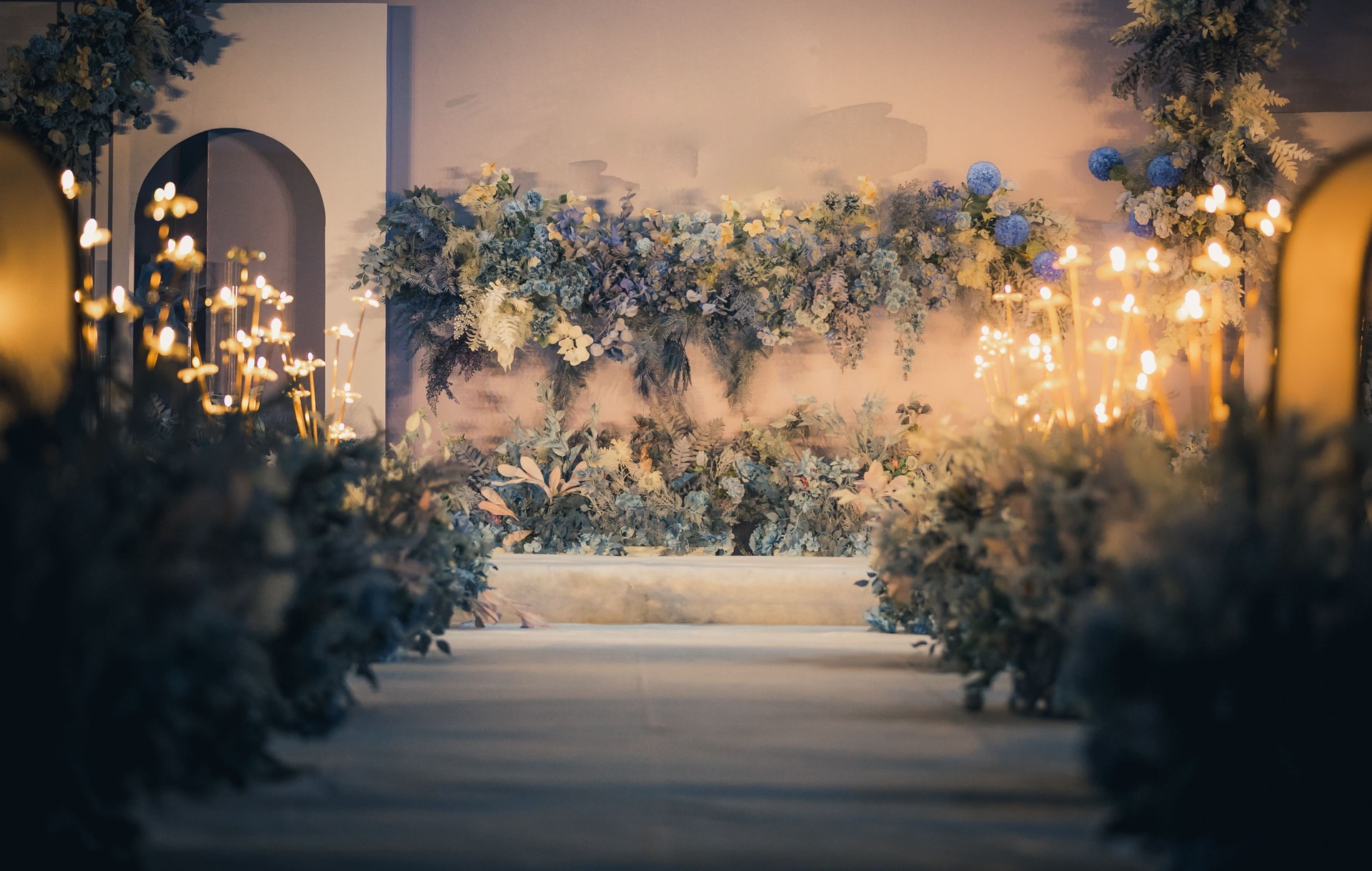 The traditional Chinese custom of inviting family and friends to a wedding banquet